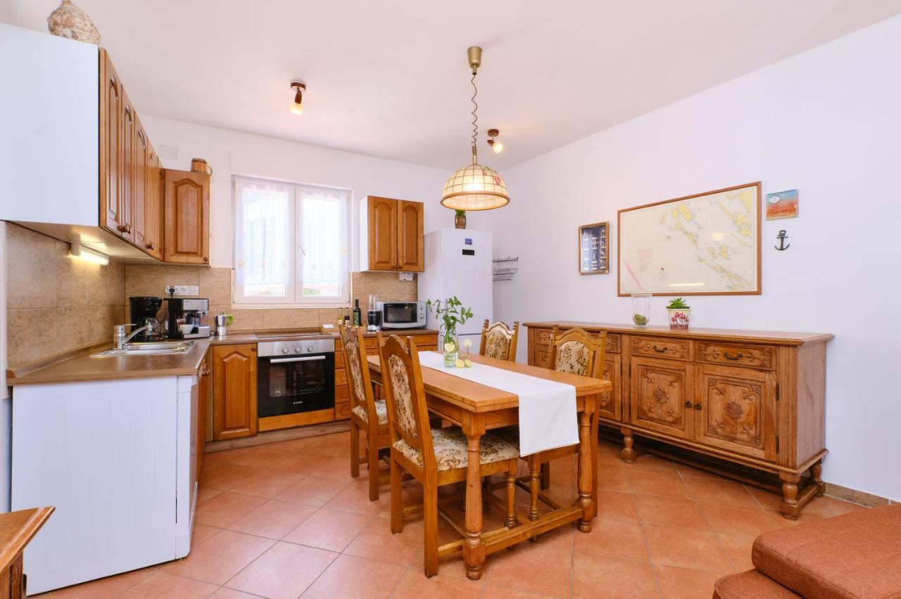 Apartments Antares マリ・ロシニュ エクステリア 写真