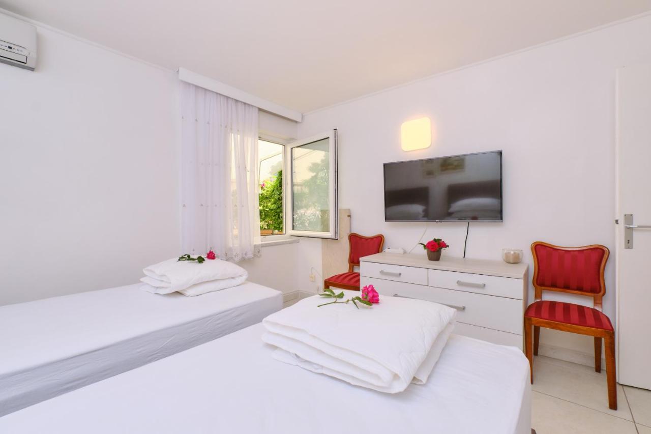 Apartments Antares マリ・ロシニュ エクステリア 写真