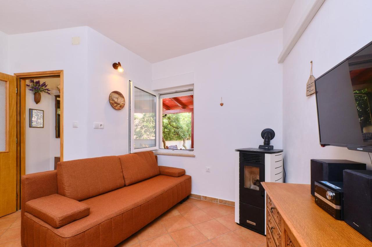 Apartments Antares マリ・ロシニュ エクステリア 写真