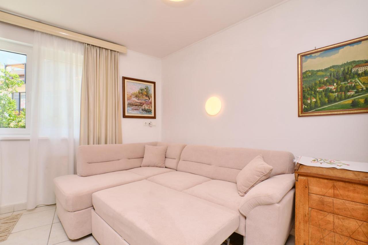 Apartments Antares マリ・ロシニュ エクステリア 写真