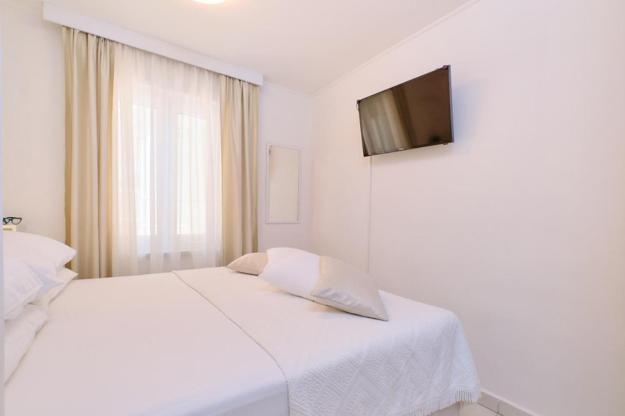 Apartments Antares マリ・ロシニュ エクステリア 写真