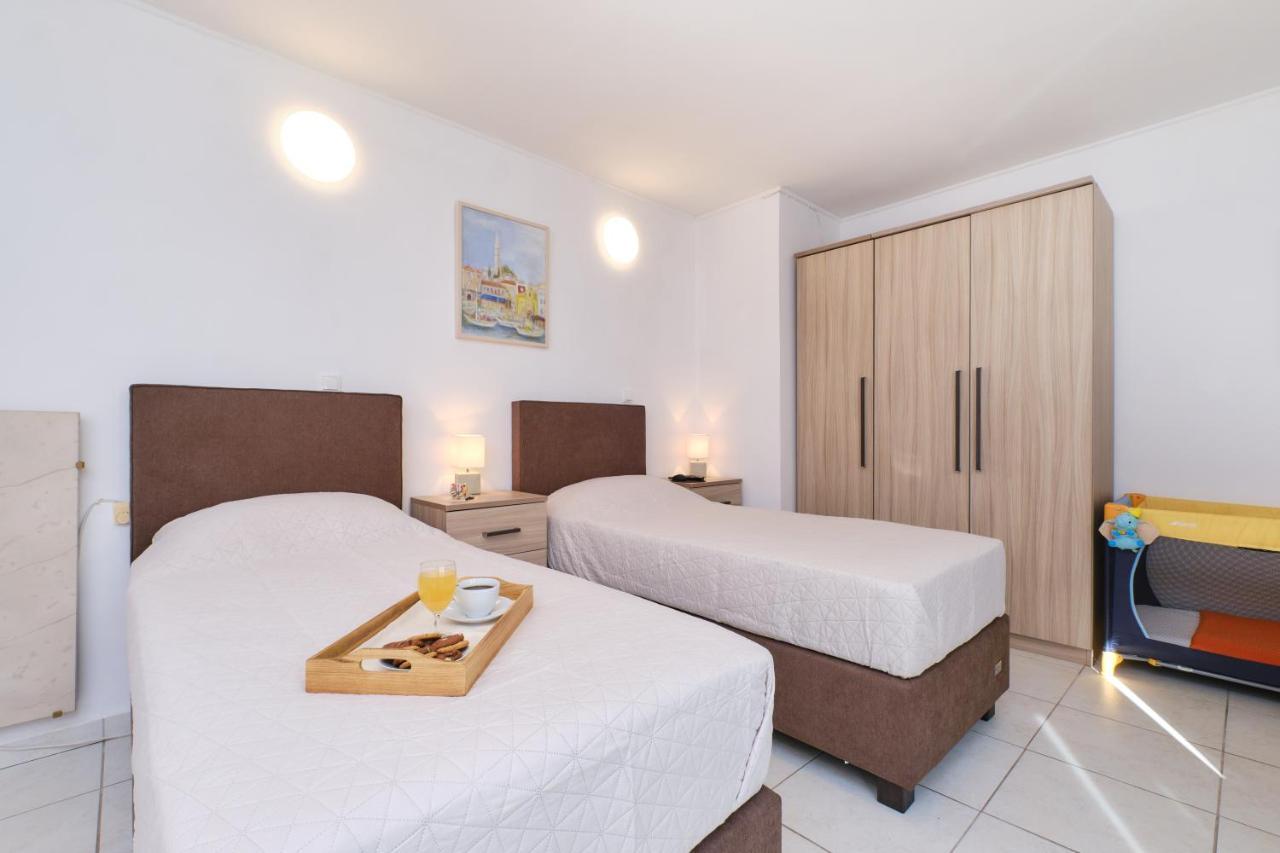 Apartments Antares マリ・ロシニュ エクステリア 写真