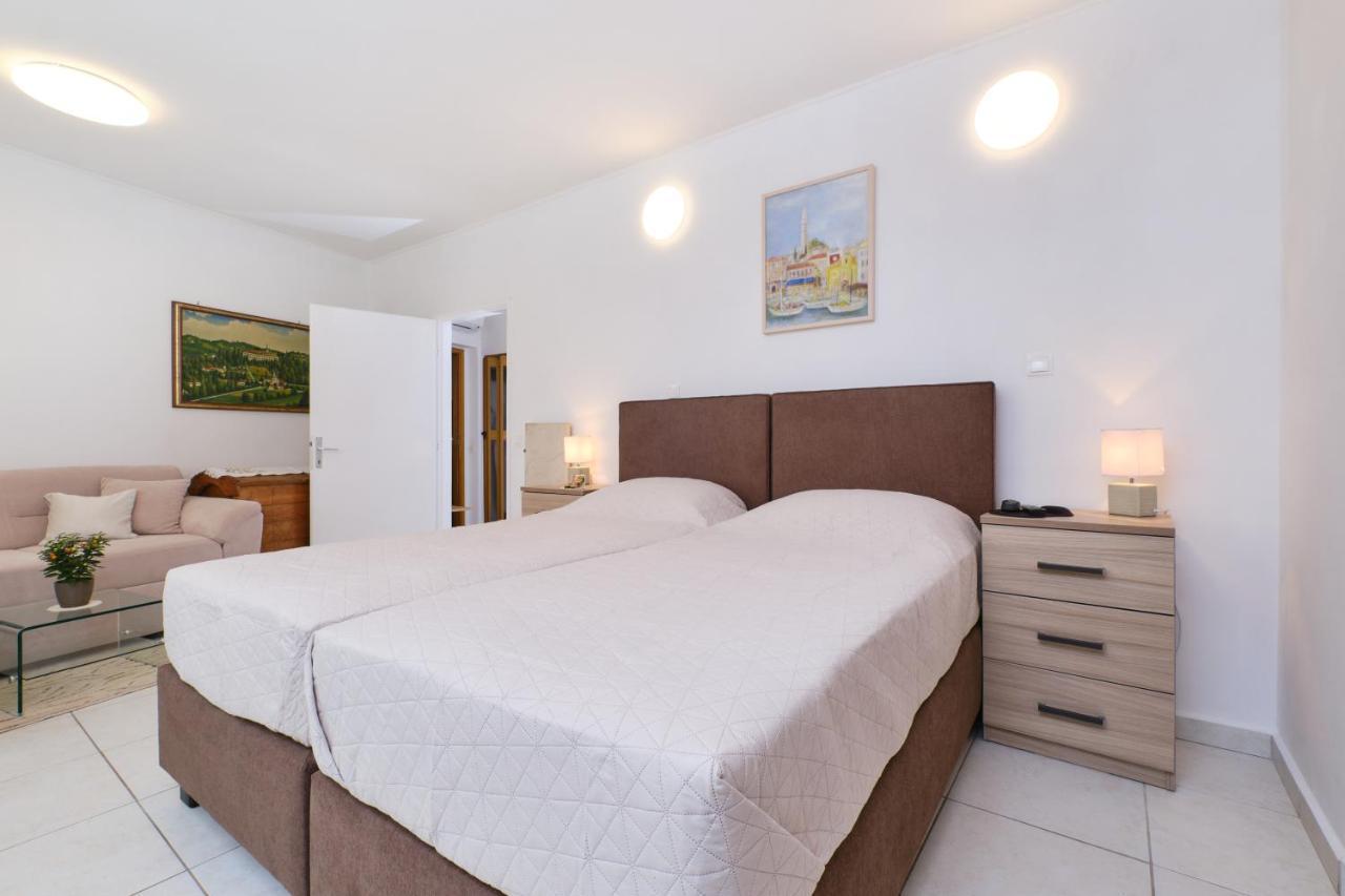 Apartments Antares マリ・ロシニュ エクステリア 写真
